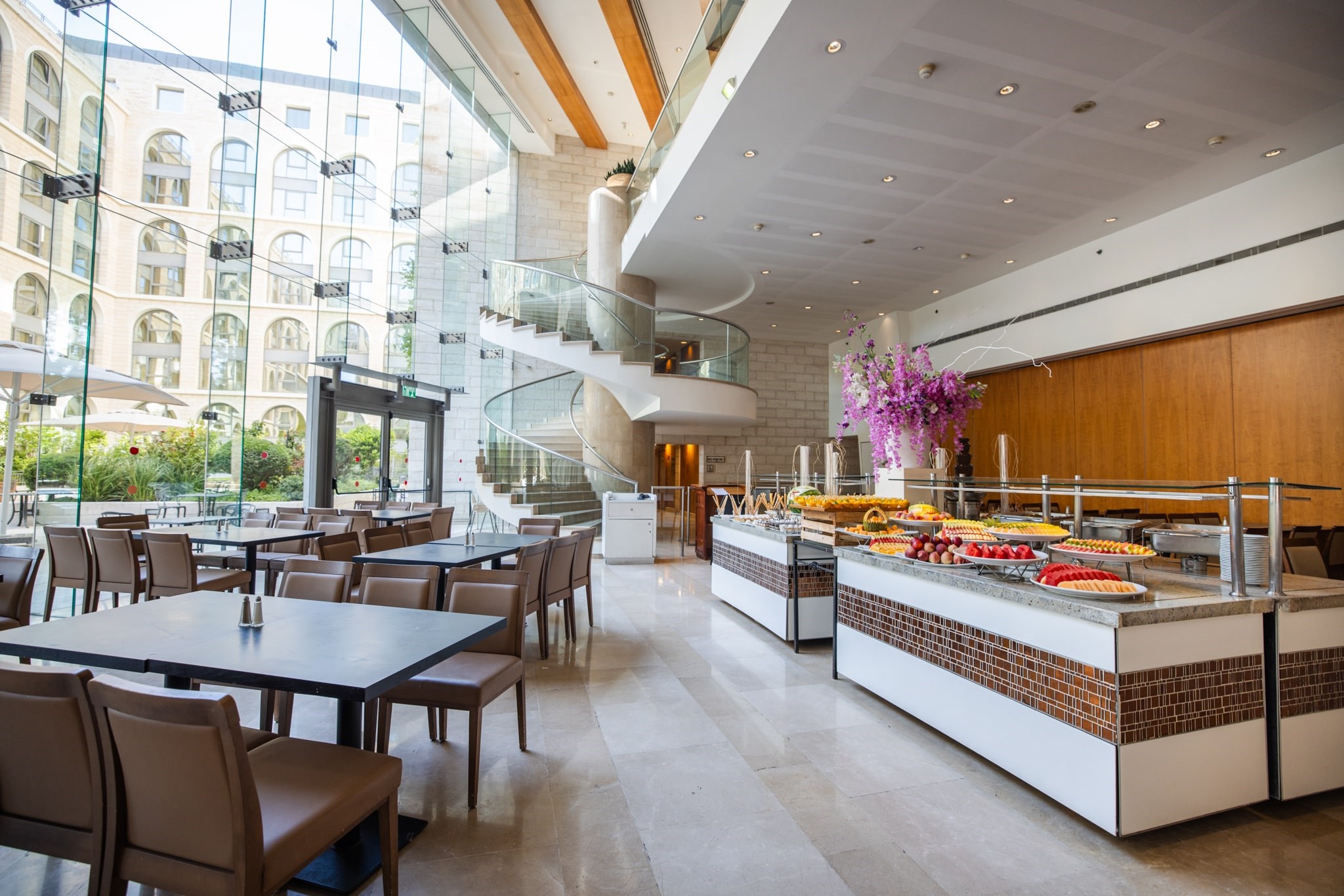 חדר האוכל זית - מלון גרנד קורט ירושלים