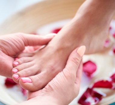 חבילת אירוח ביום חמישי הכוללת 
foot massage
