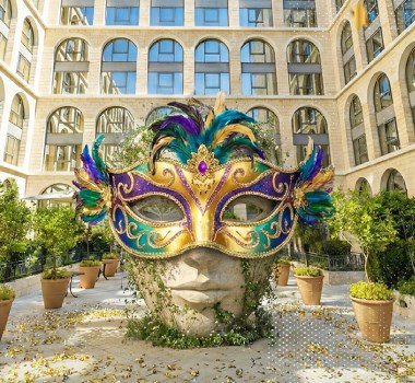 פורים משפחה - ילד חינם בחדר הורים