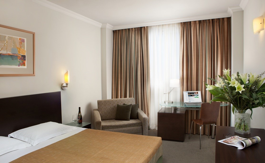 חדר מועדון עסקי | גרנד ביץ' תל אביב