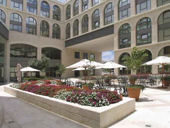 מלון גרנד קורט ירושלים | גן חיצוני